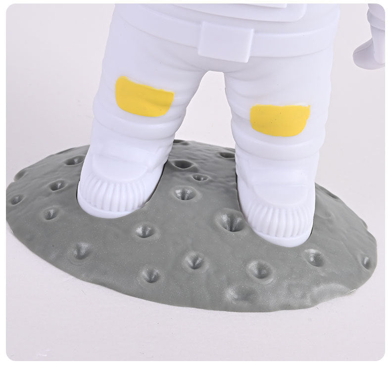 Astronaut Nebula Projector – Dreamy Galaxy Light for Bedroom Décor